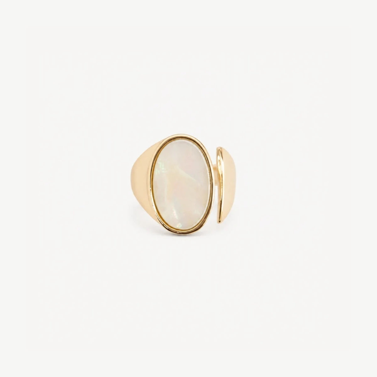 Bague ouverte avec nacre ovale