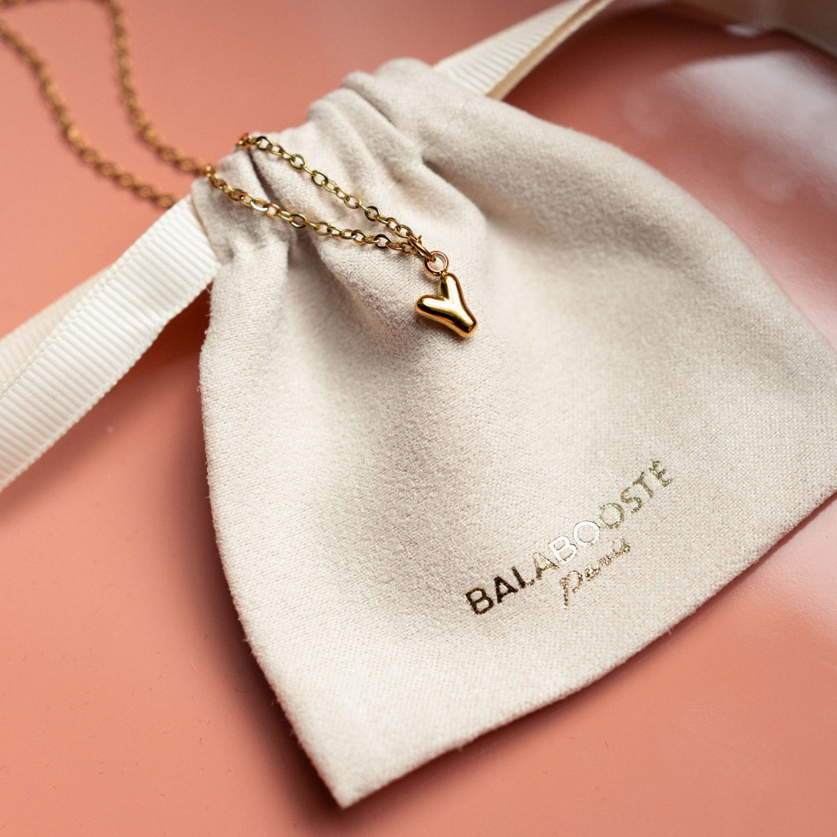 Collier à pendentif lettre M acier inoxydable