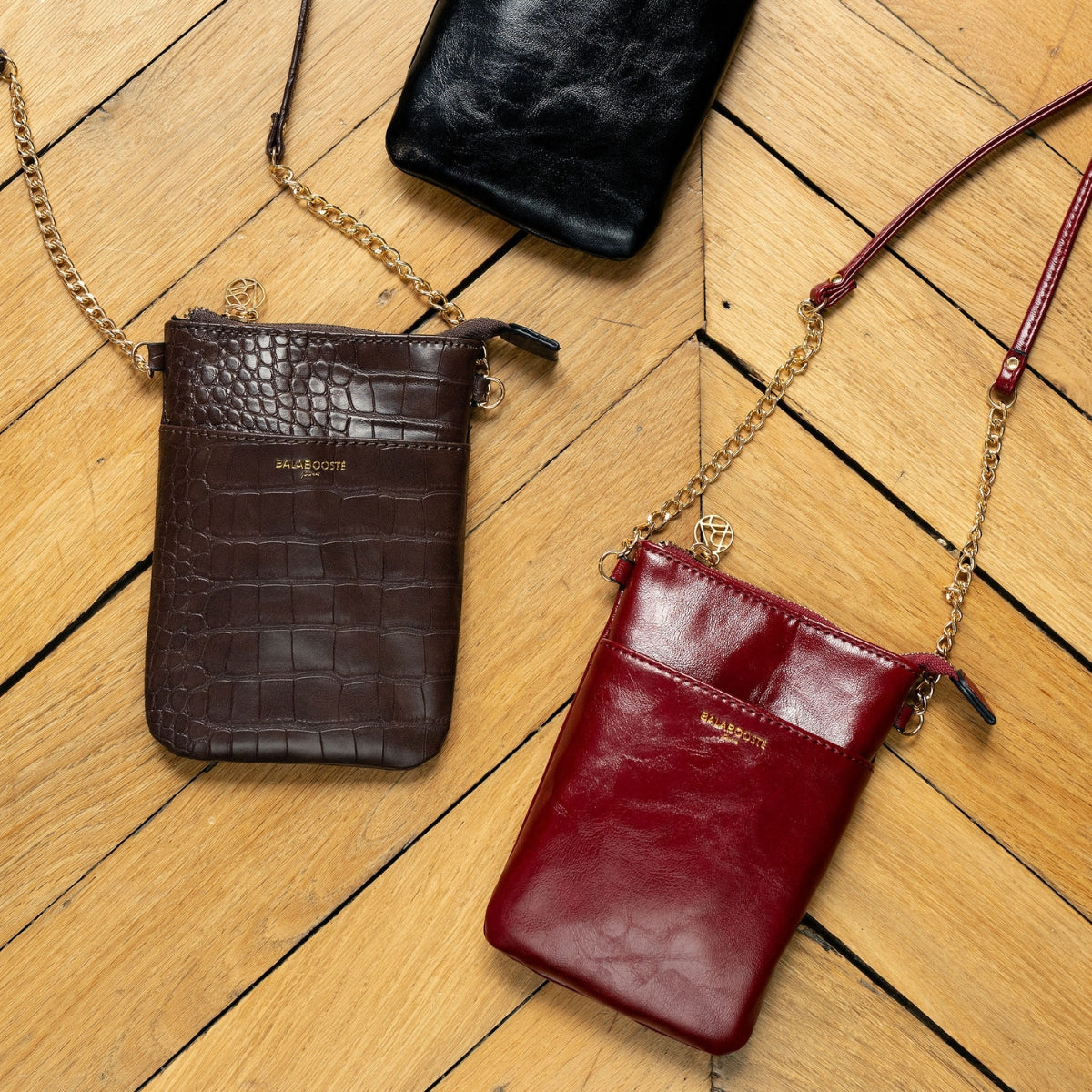 Pochette de téléphone effet croco marron