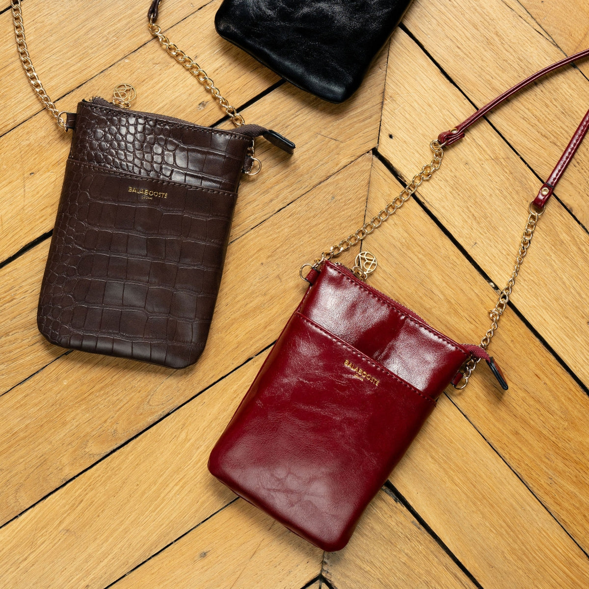 Pochette de téléphone brillante rouge