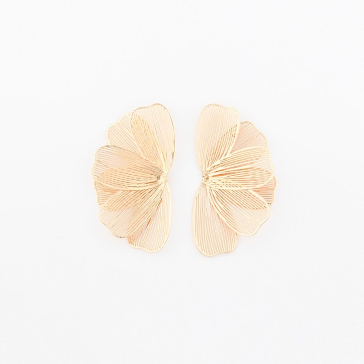 Boucles d'oreilles pétales dorés en filigrane
