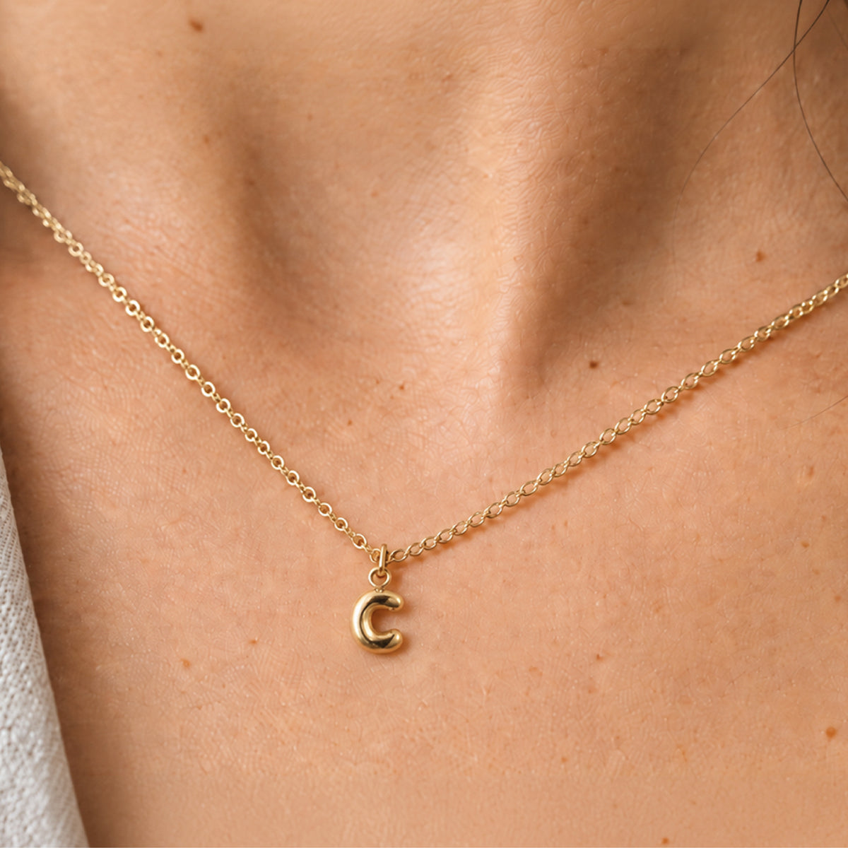 Collier à pendentif lettre C acier inoxydable