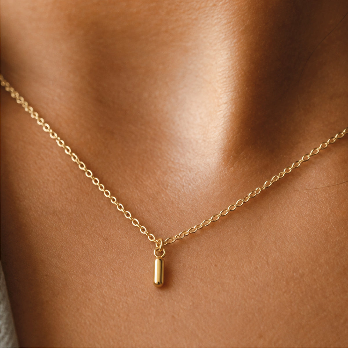 Collier à pendentif lettre I acier inoxydable