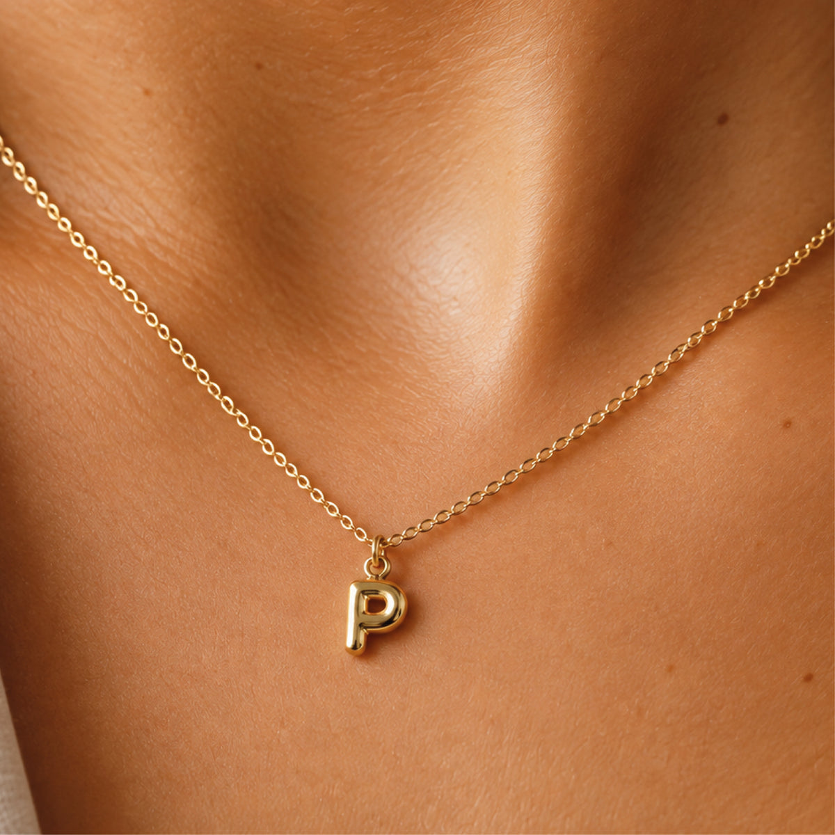 Collier à pendentif lettre P acier inoxydable