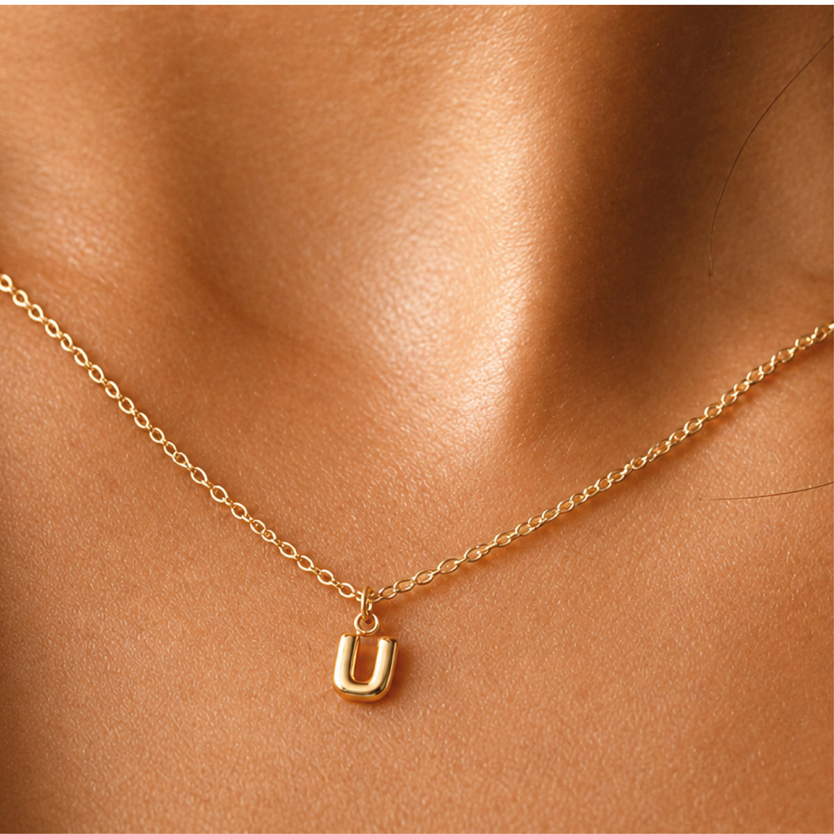 Collier à pendentif lettre U acier inoxydable