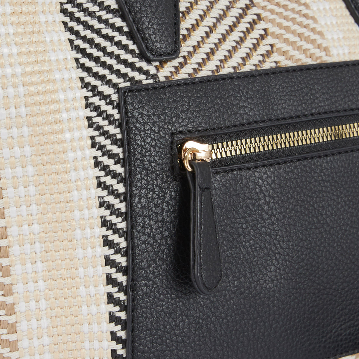 Sac à main bi-matière effet paille noir et beige