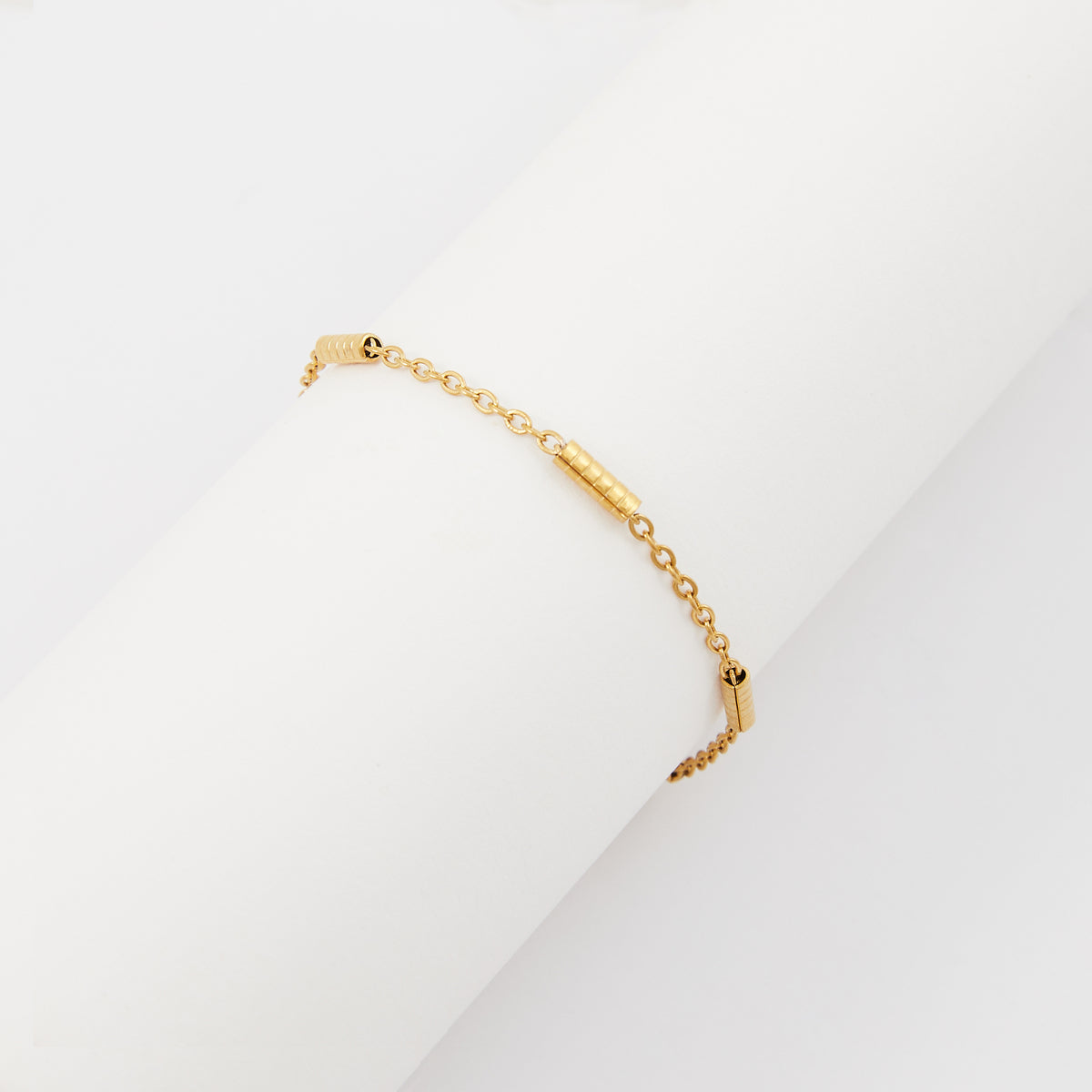 Bracelet chaine fine acier inoxydable doré