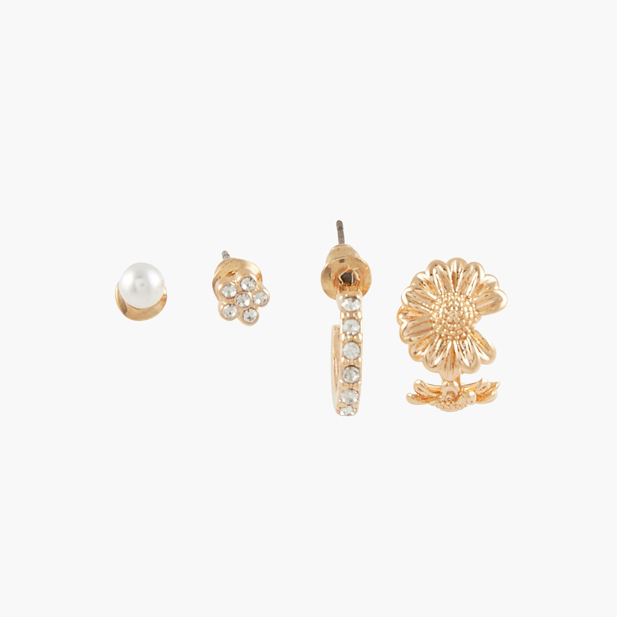 Set de 3 boucles d'oreilles et 1 earcuf