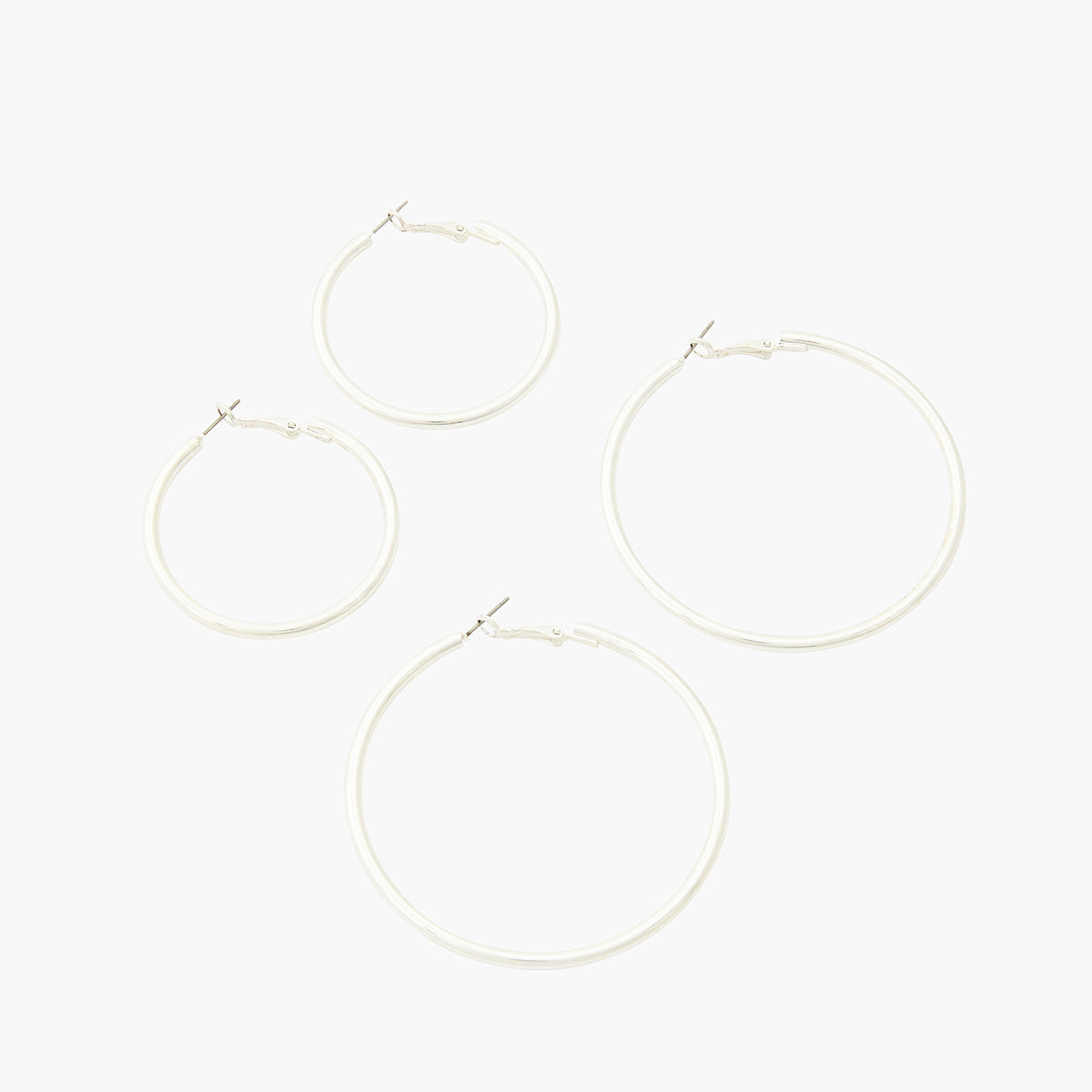 Set de 2 paires de créoles en métal argentées