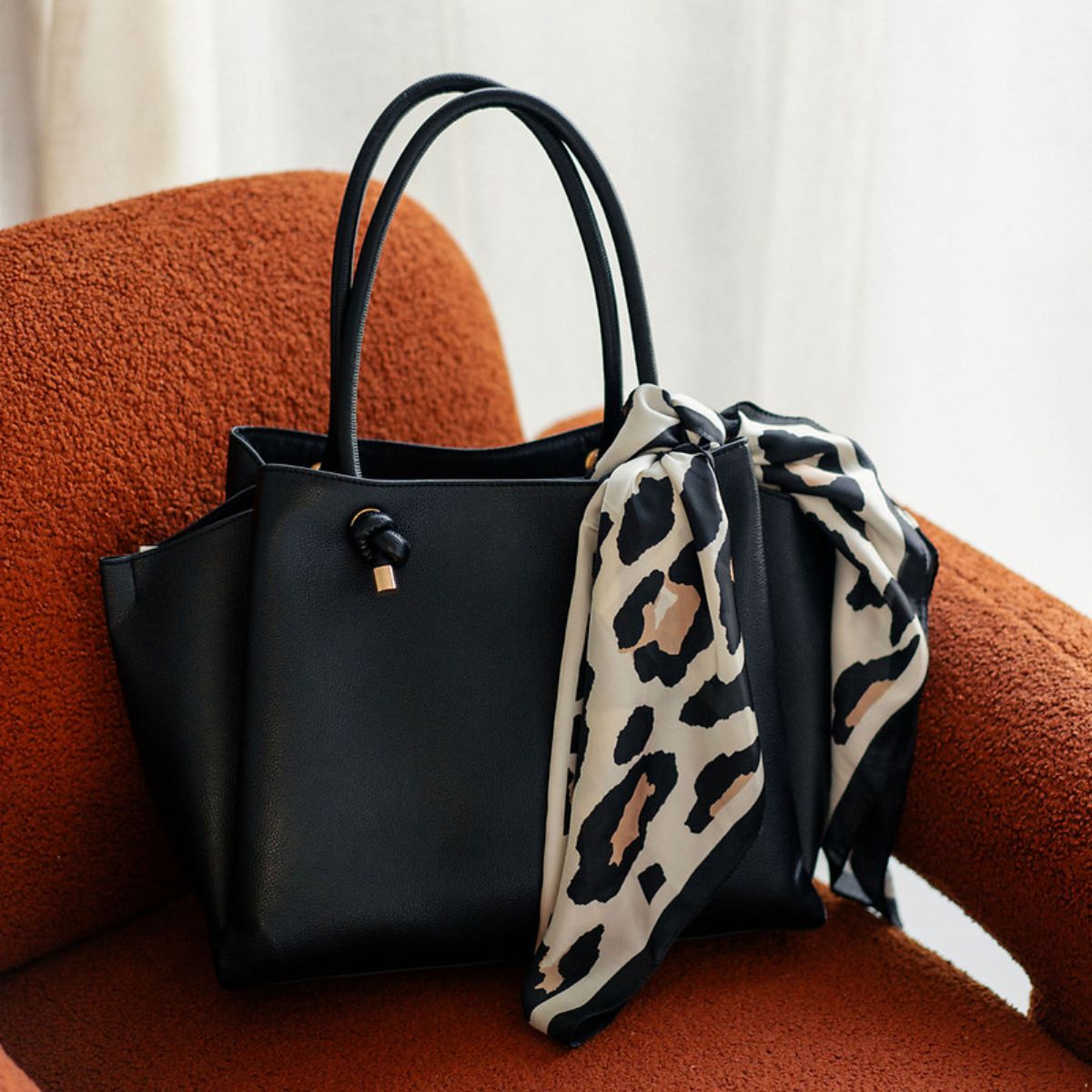 Foulard carré motif léopard