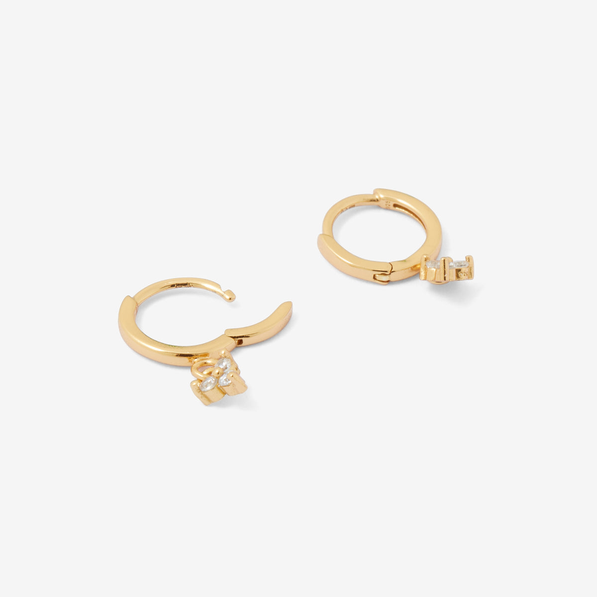 Petites créoles pendentif fleurs de zirconium