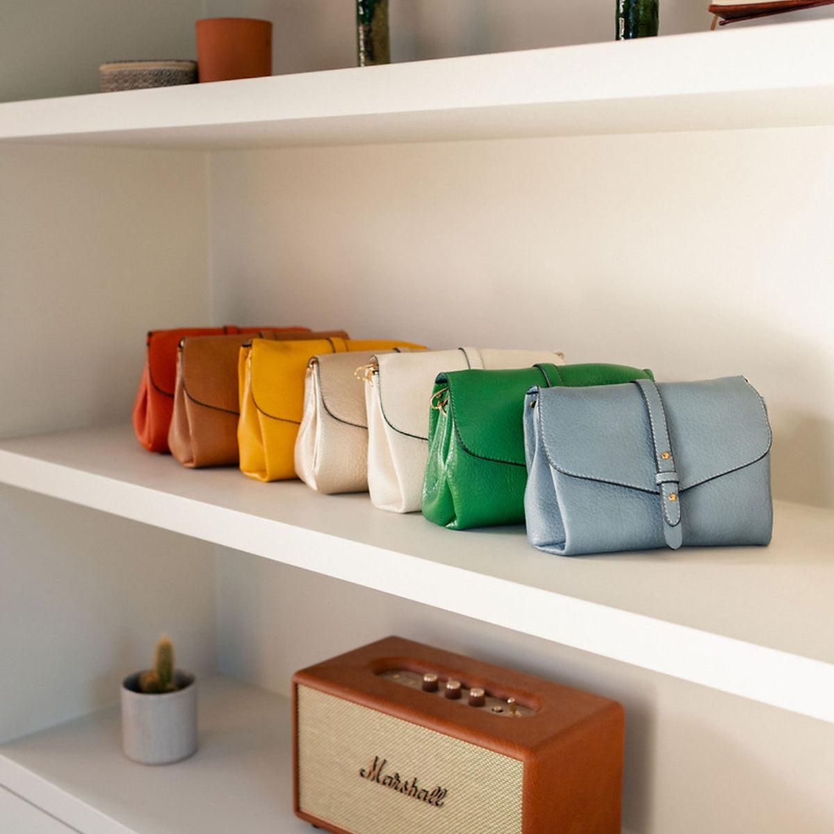 Sac à bandoulière effet grainé bleu