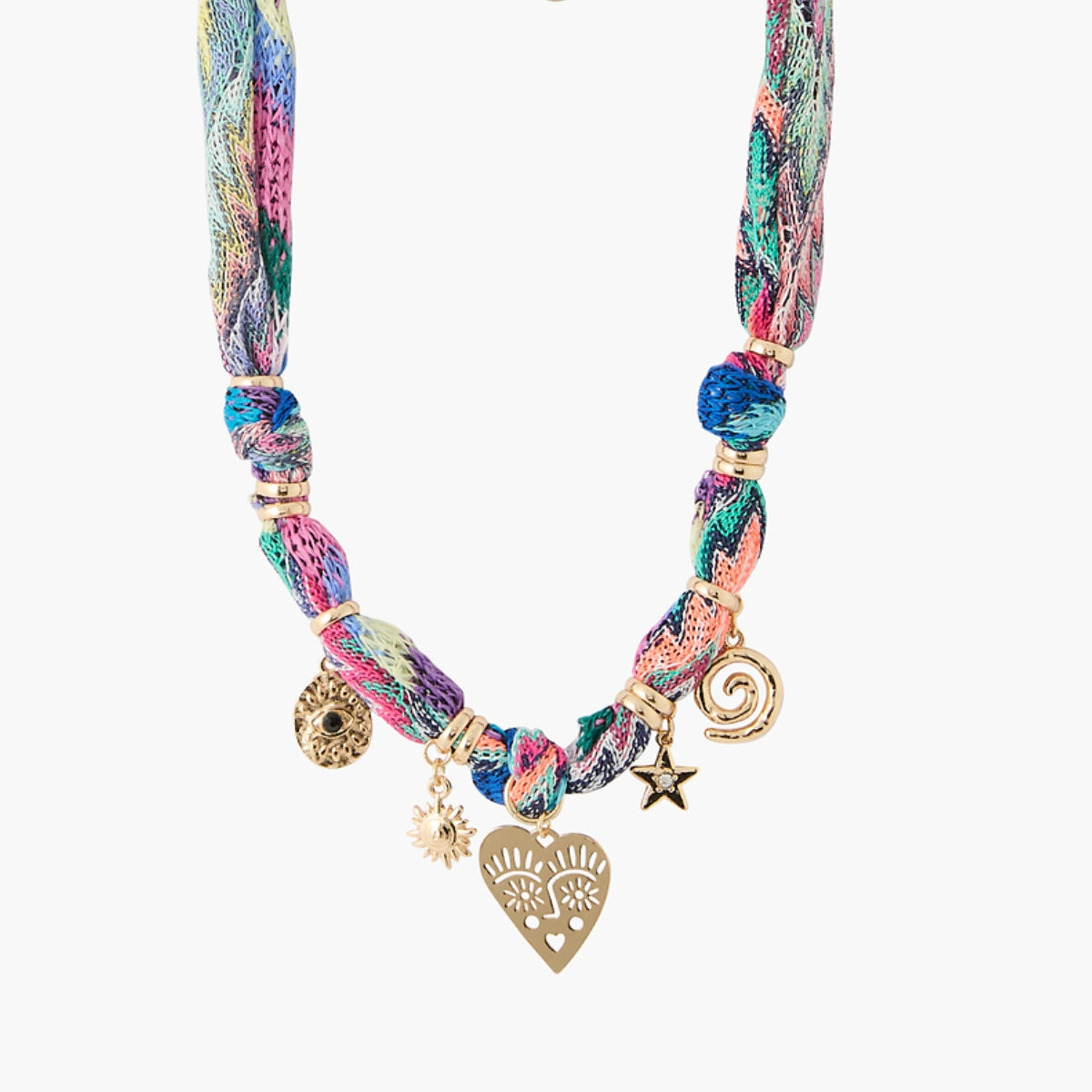 Collier en tissu à breloques cœur
