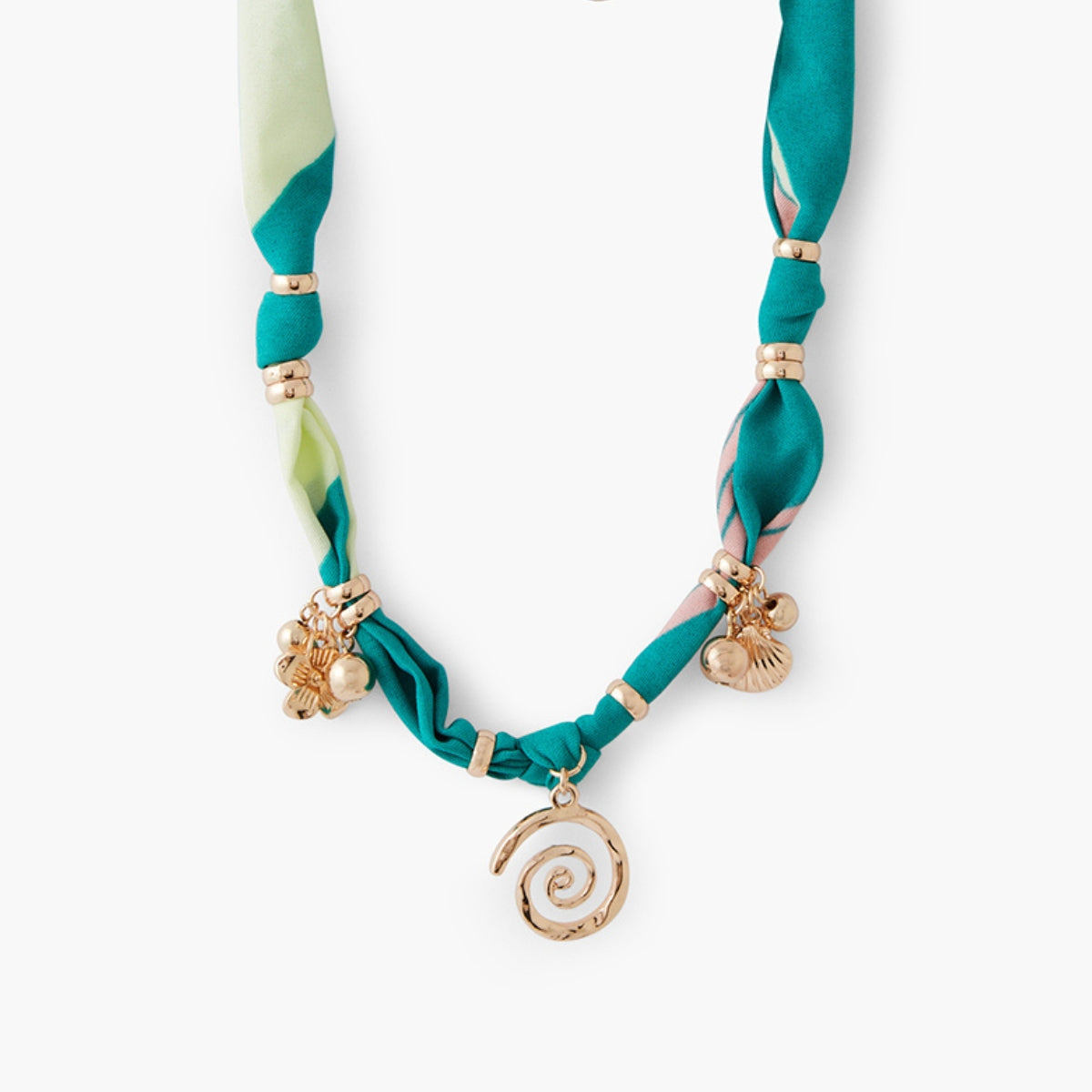 Collier en tissu à breloques