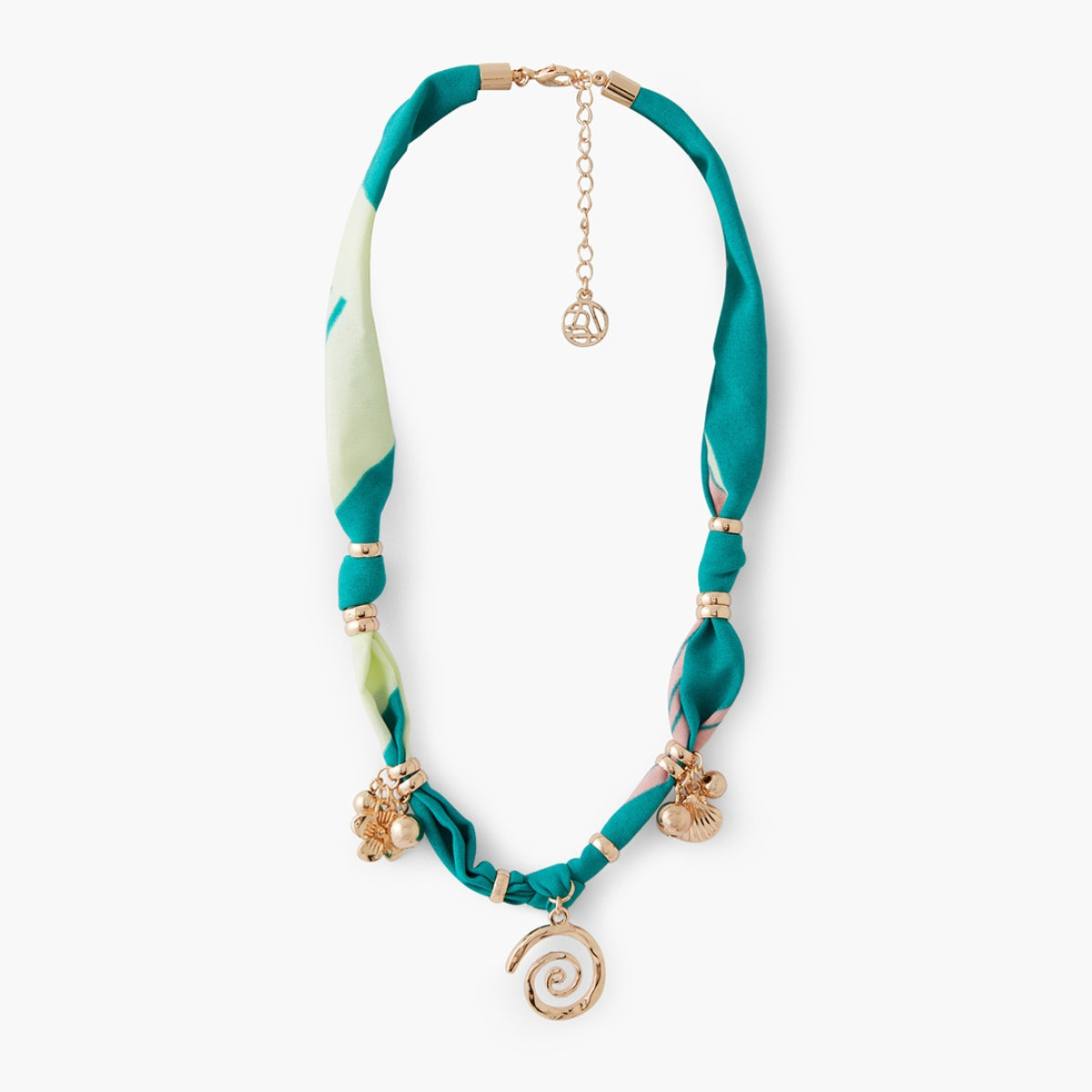 Collier en tissu à breloques