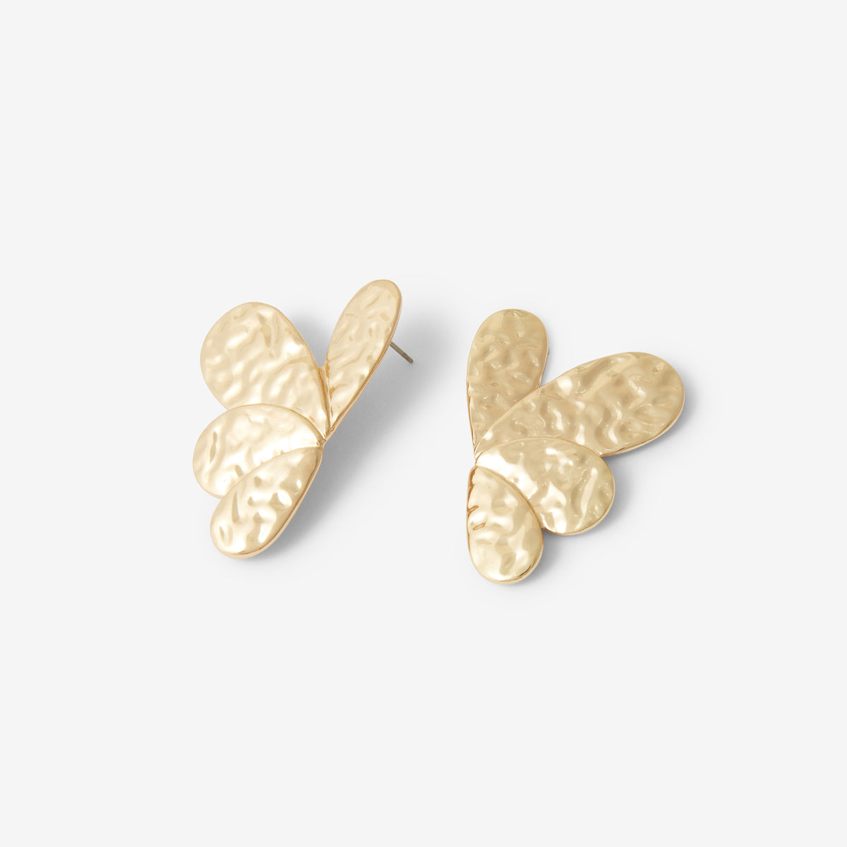 Boucles d’oreilles pétale martelé doré