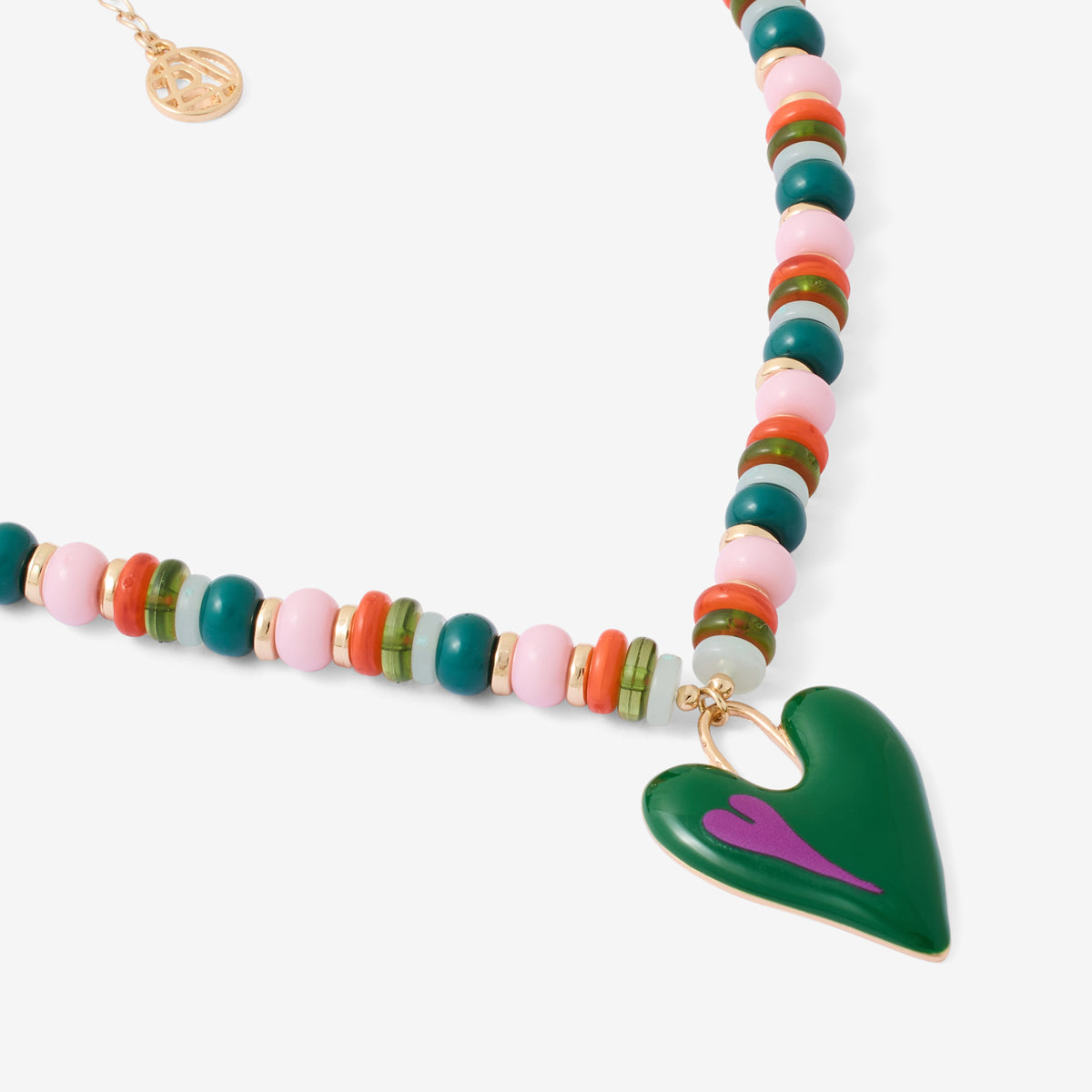 Collier à perles vertes et roses avec pendentif cœur vert