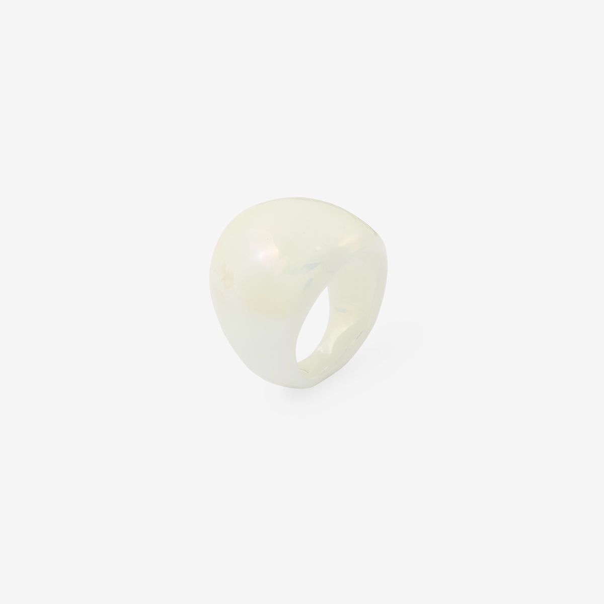Grosse bague en verre blanche