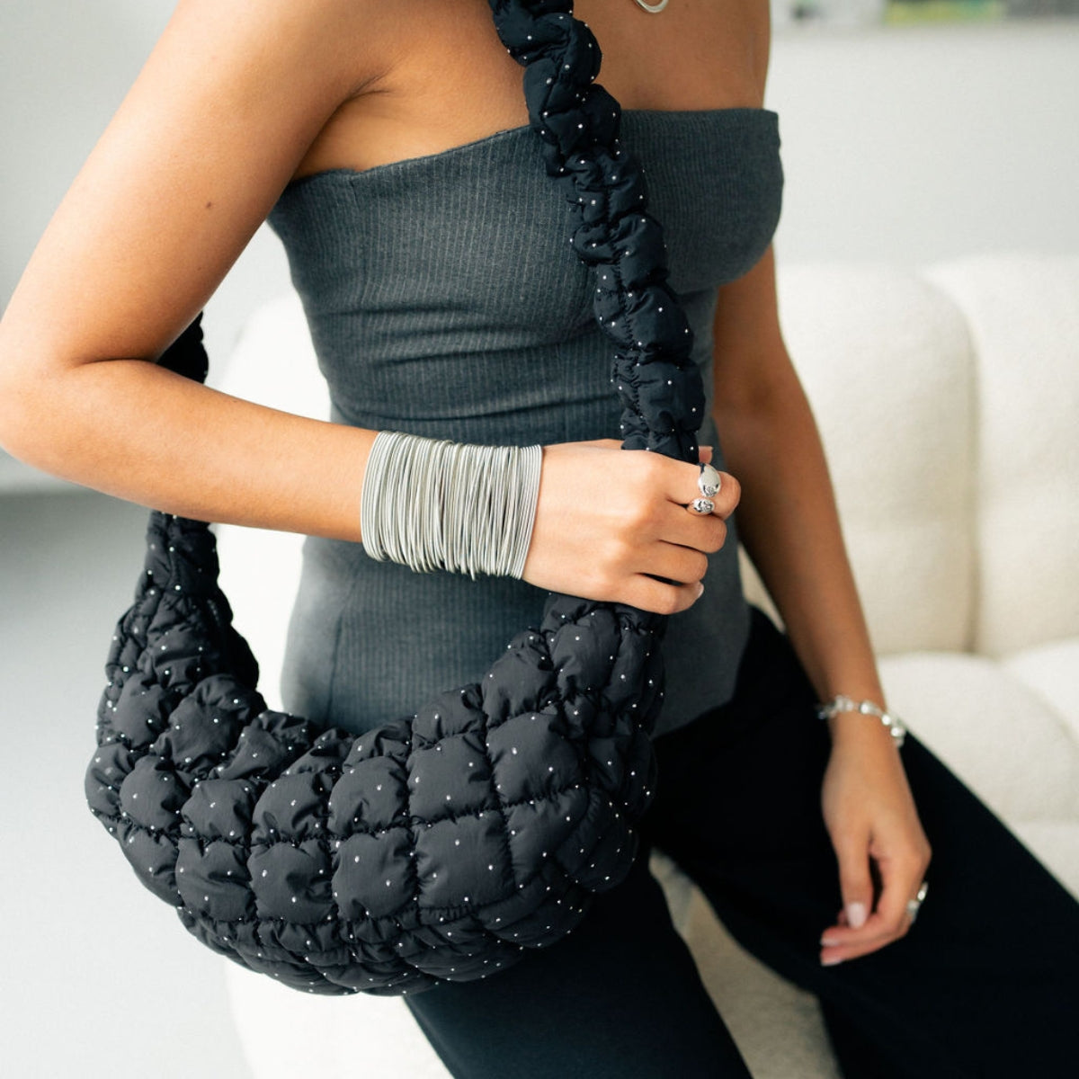 Sac hobo noir matelassé à strass