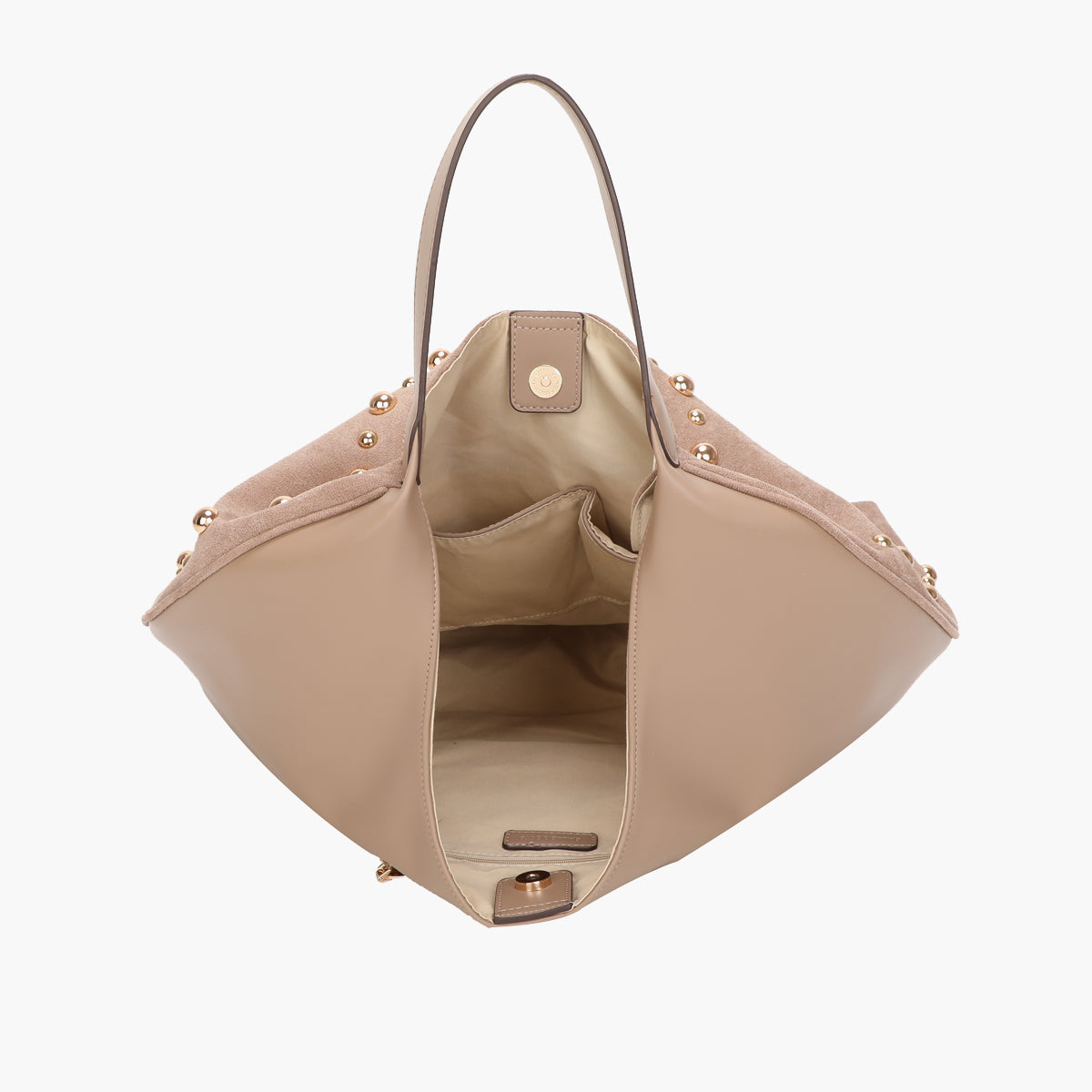 Sac hobo porté épaule effet suédé beige et clouté
