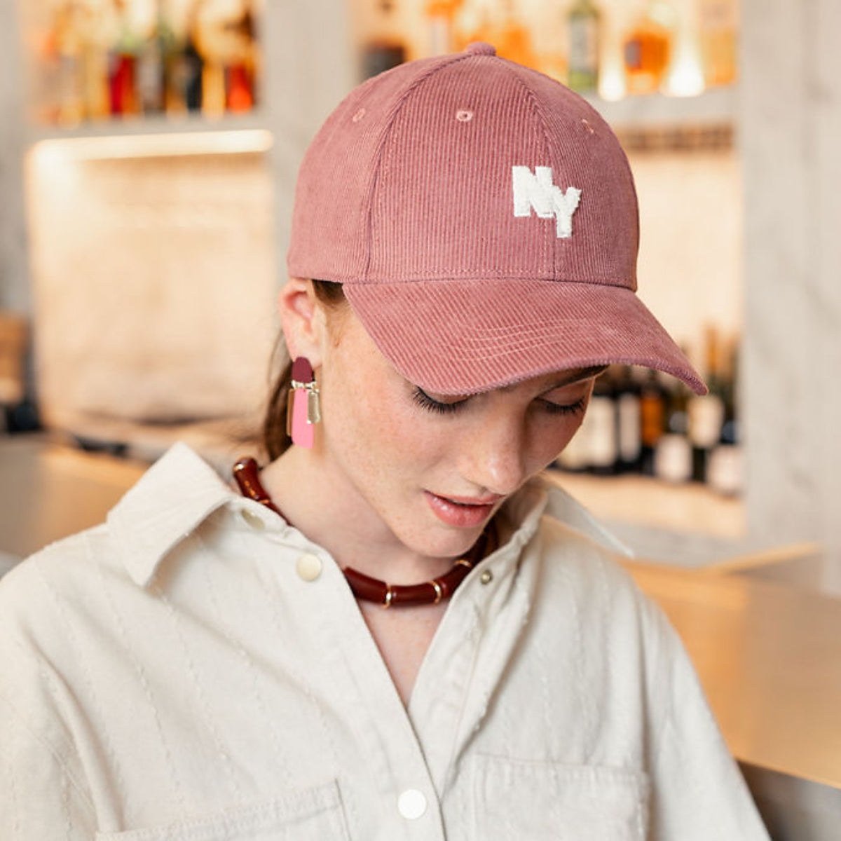 Casquette effet velours côtelé rose