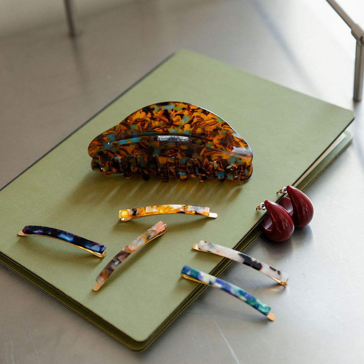 Pinces à cheveux arrondies motif écailles