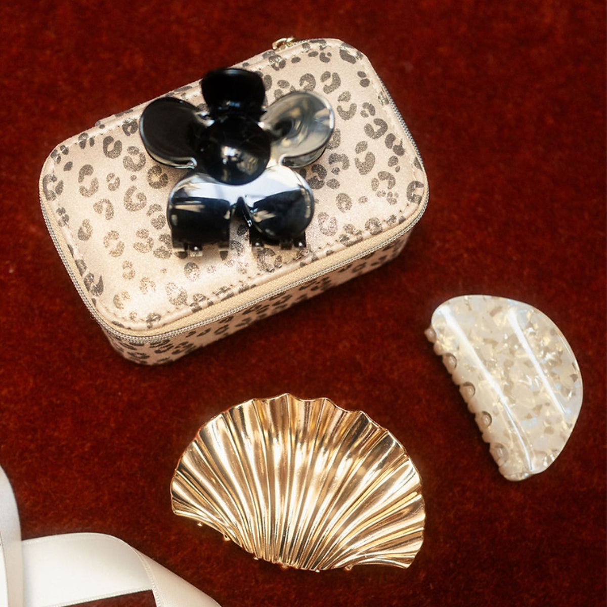 Pince croco en résine