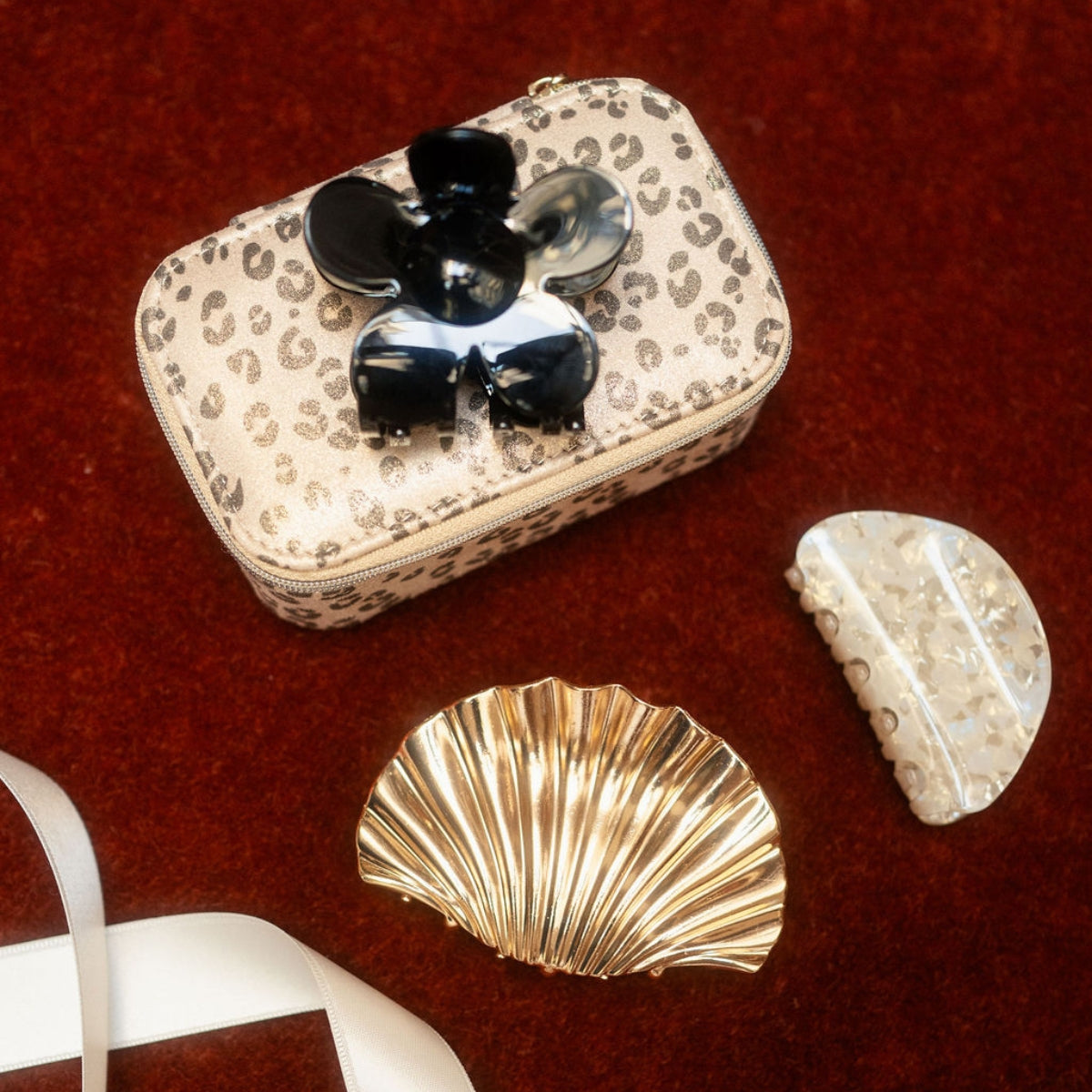 Pince à cheveux fleur noire