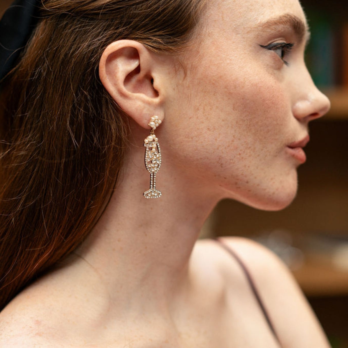 Boucles d’oreilles coupe de champagne avec strass et perles