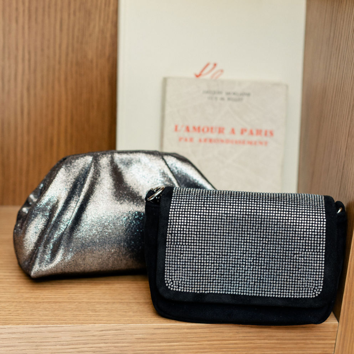 Petit sac à bandoulière effet suédé et strass