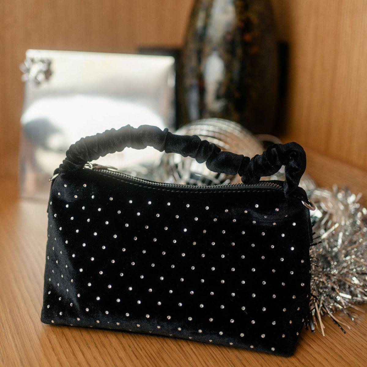 Petit sac effet velours à strass