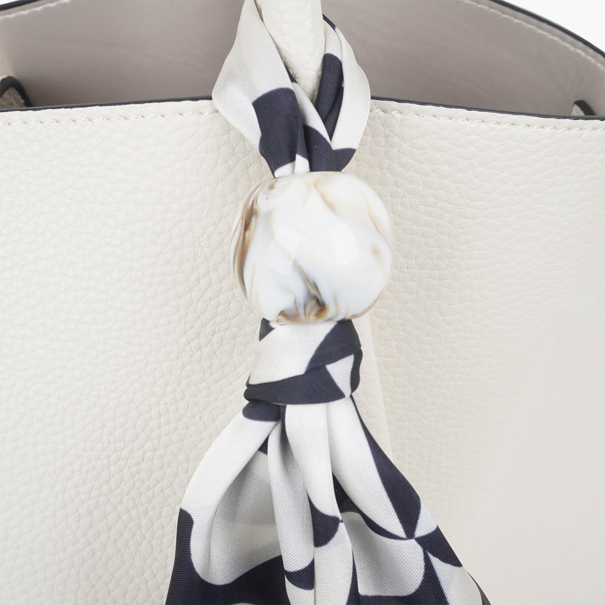 Cabas écru avec foulard