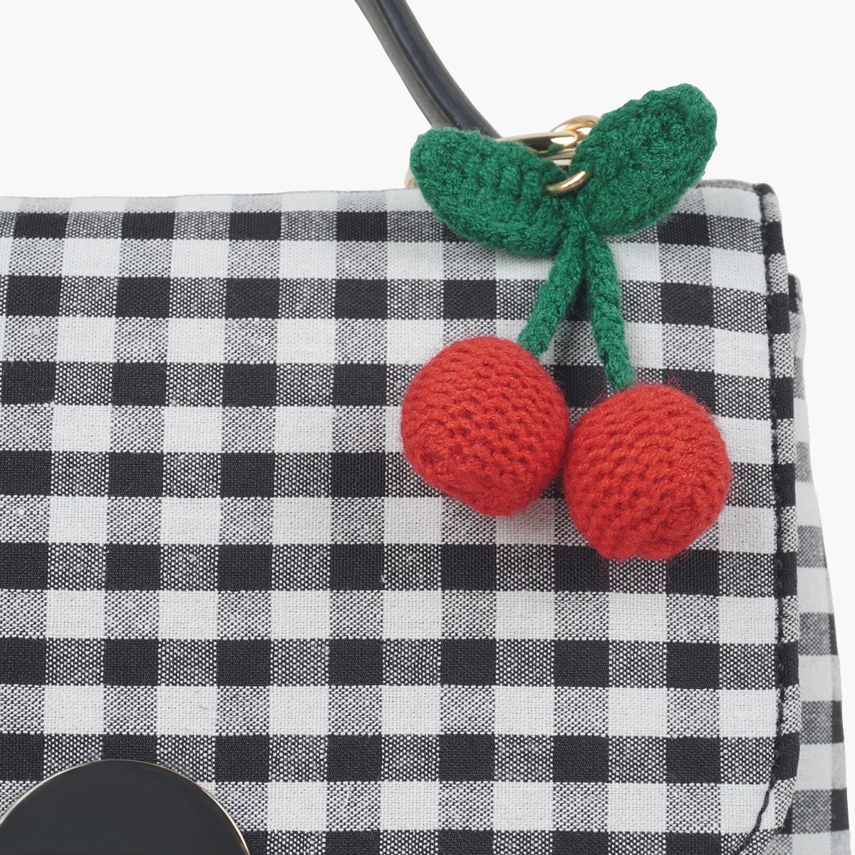 Petit sac à bandoulière motif vichy avec grigri cerise