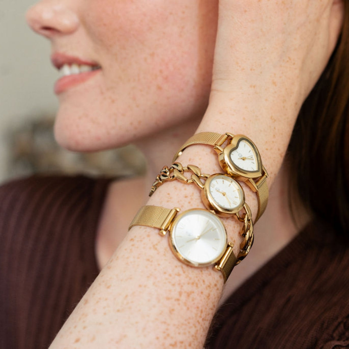 Montre cadran rond bracelet à maillons dorés