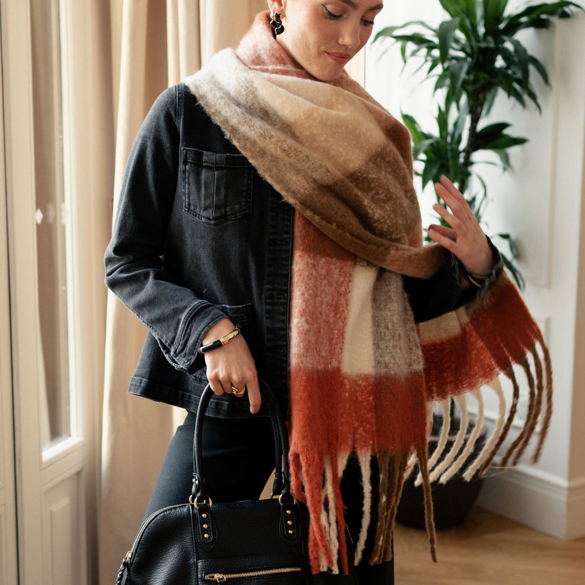 Écharpe à carreaux brique et marron