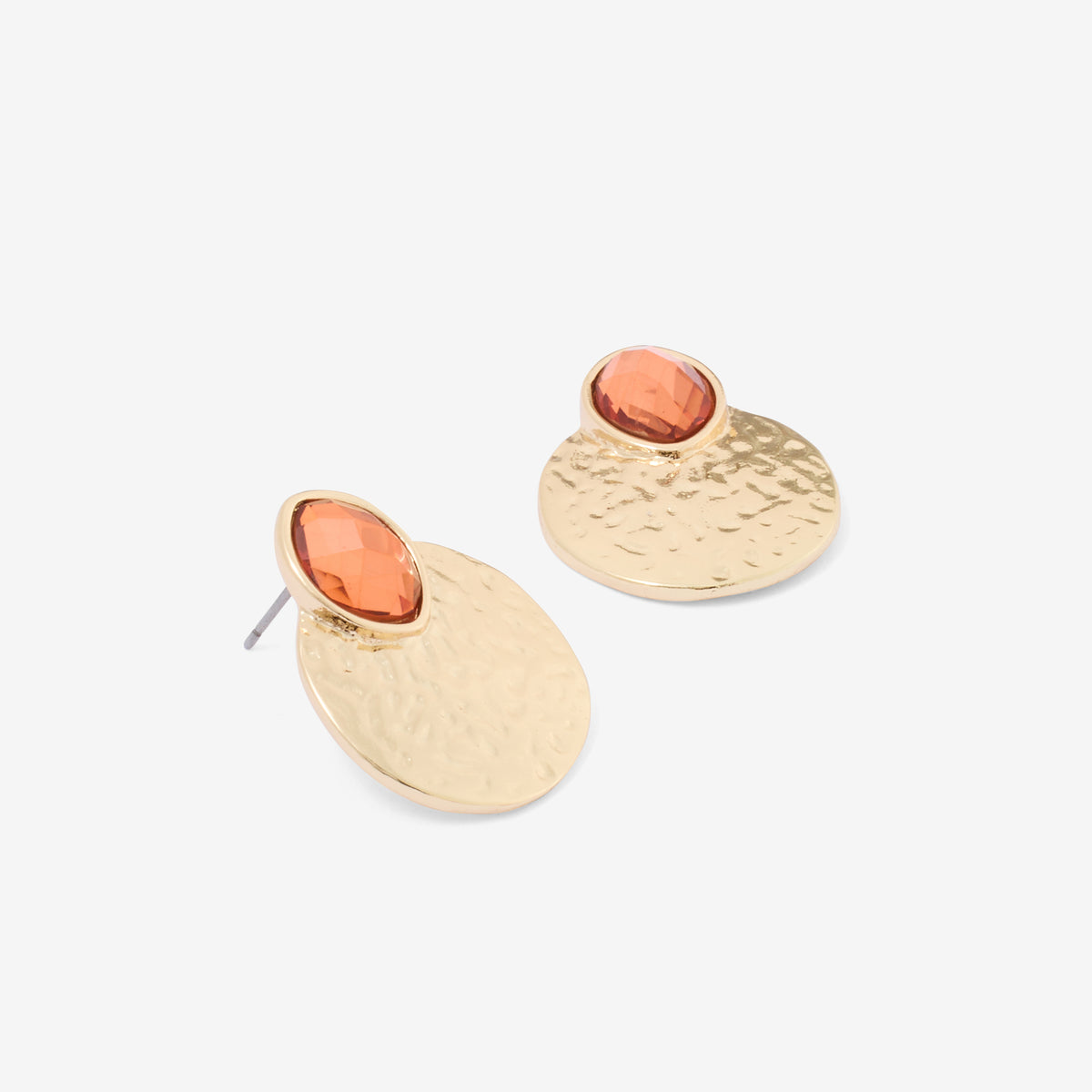 Petites boucles d'oreilles martelées avec pierre facettée