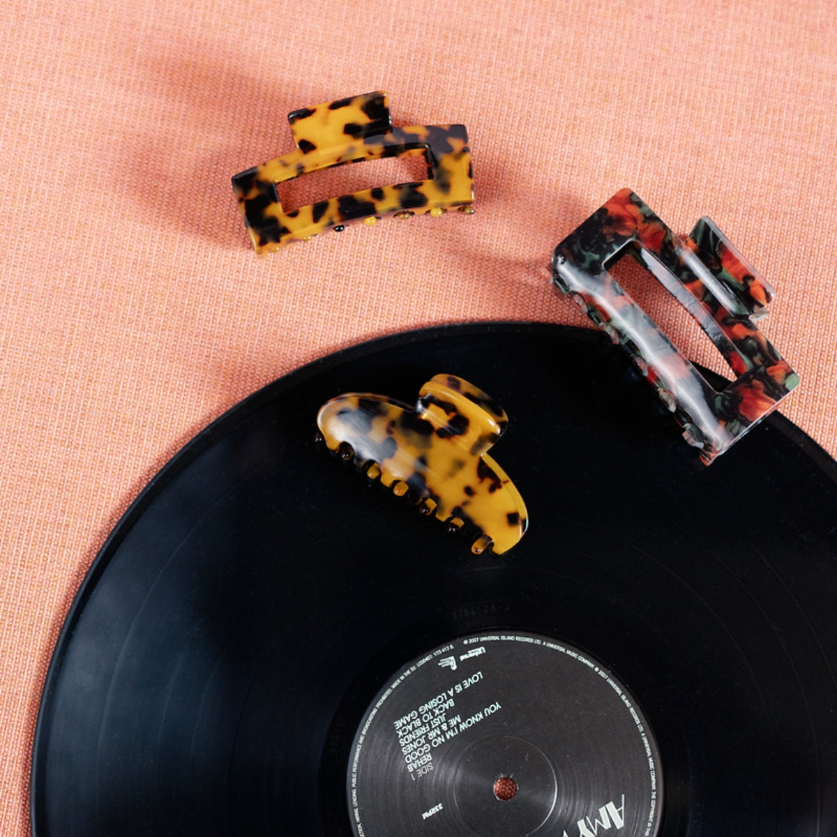 Pinces à cheveux résine motif écaille