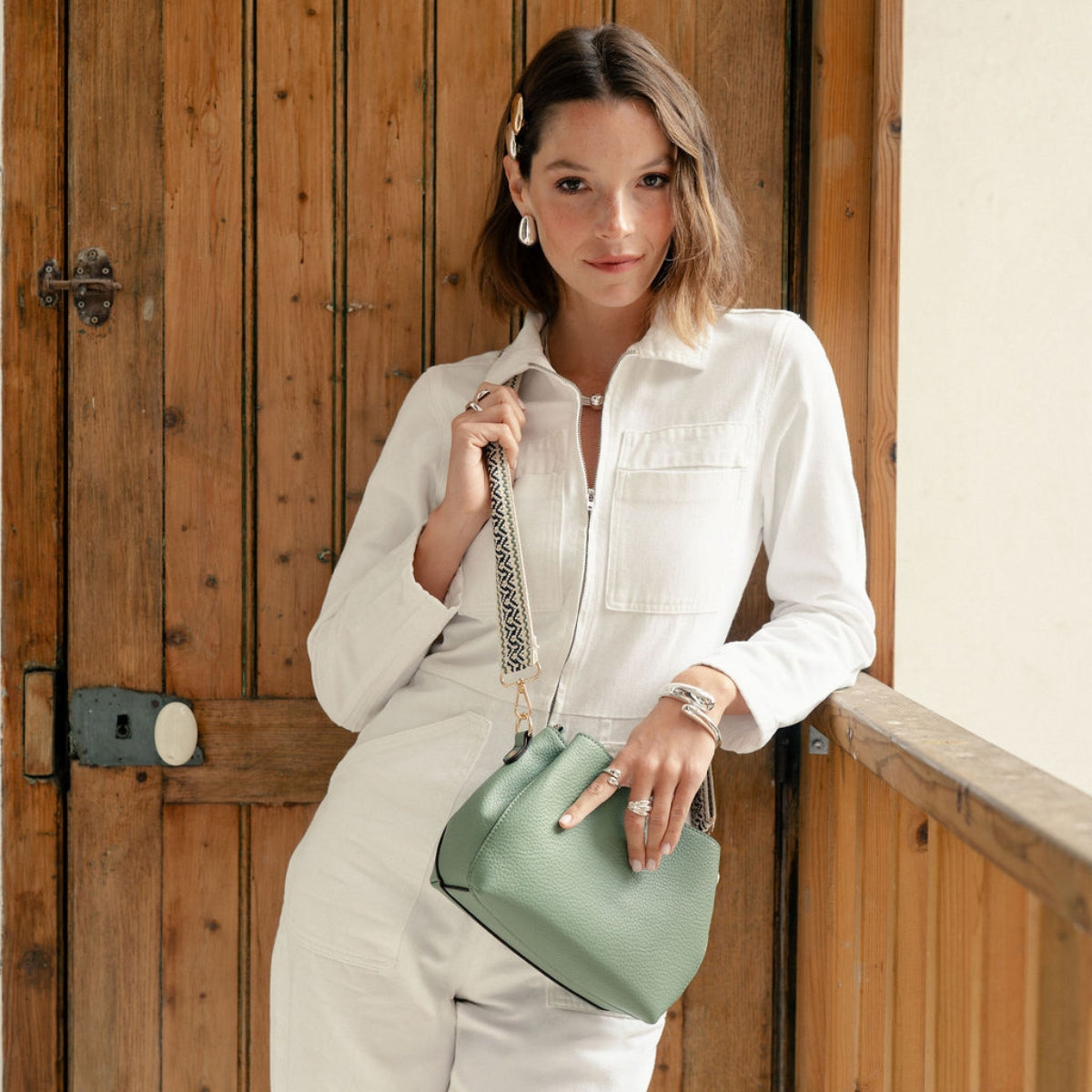 Sac effet grainé vert à bandoulière à motif