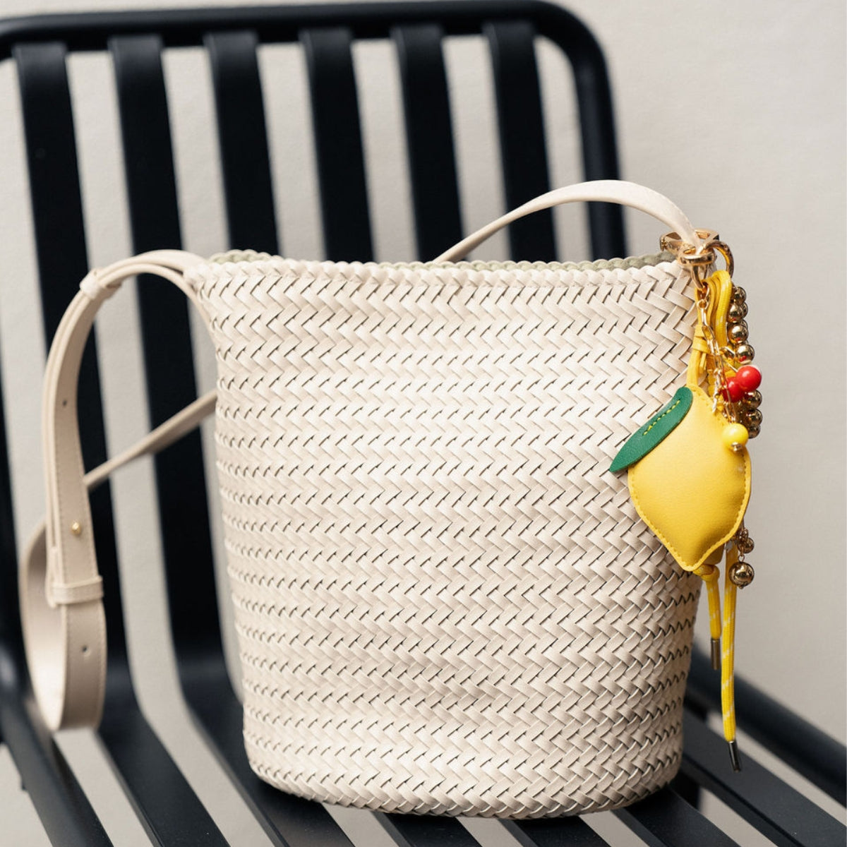 Porte-clés citron et charms