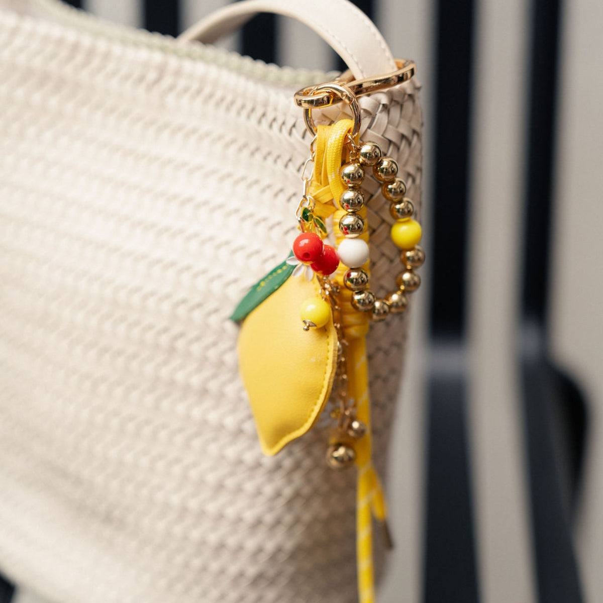 Porte-clés citron et charms