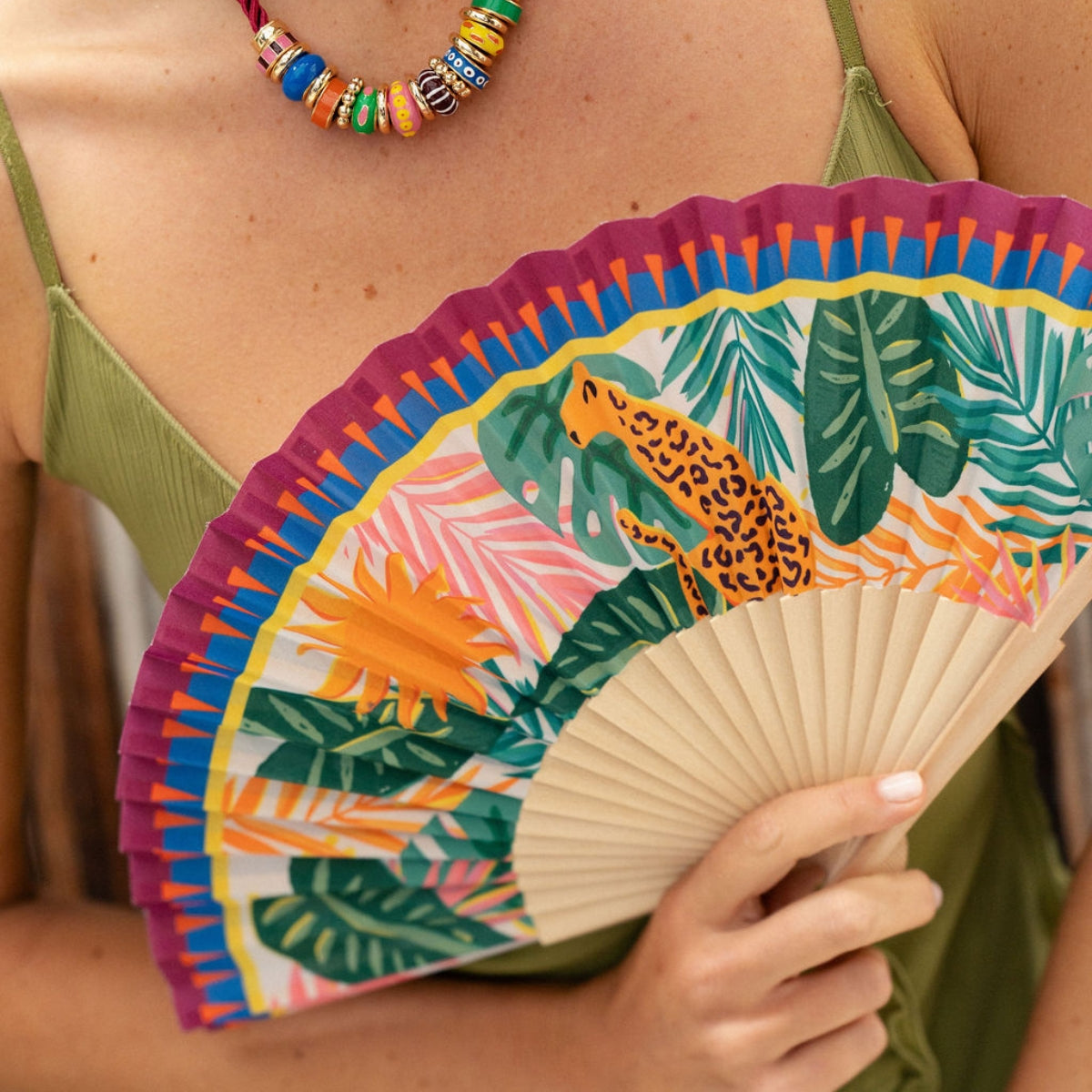 Éventail motif jungle