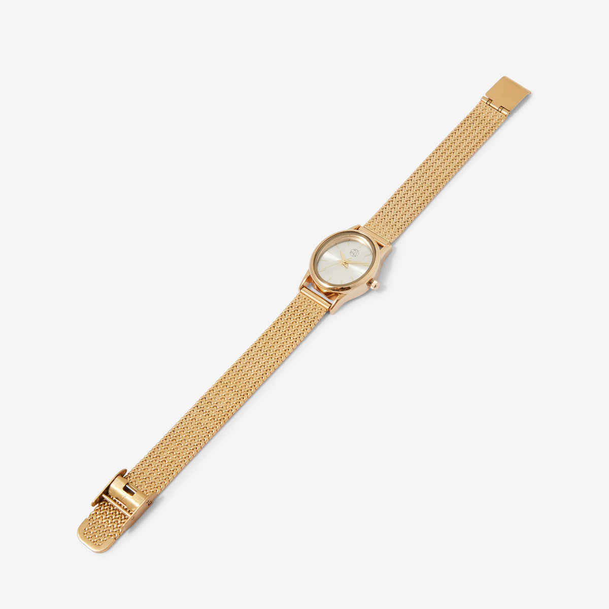 Montre cadran ovale bracelet maille doré