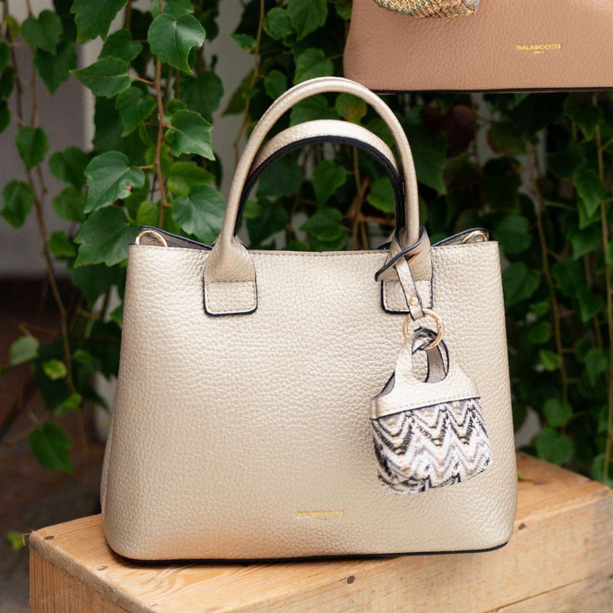 Sac à main grainé doré avec grigri mini sac