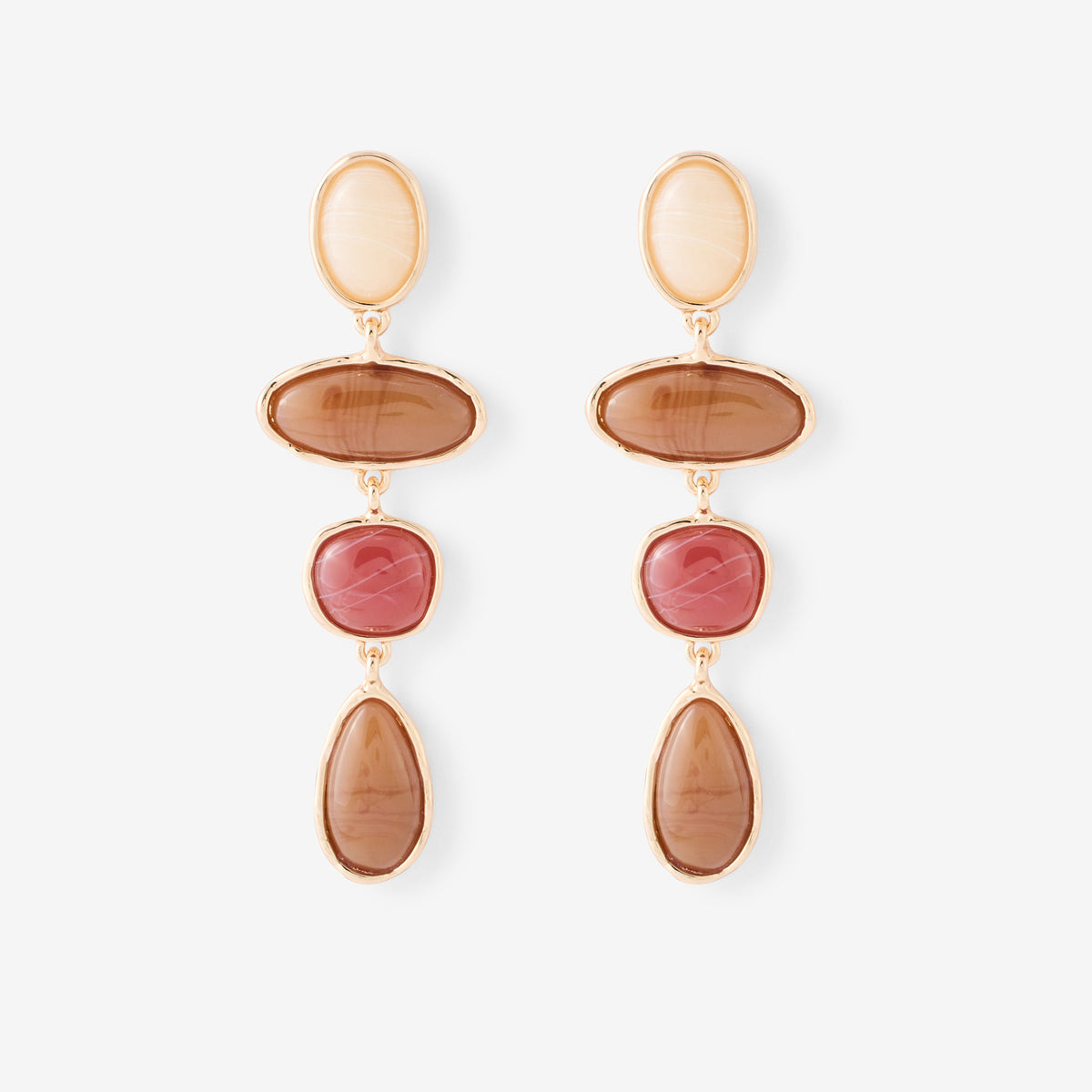 Longues boucles d'oreilles marrons et rouges