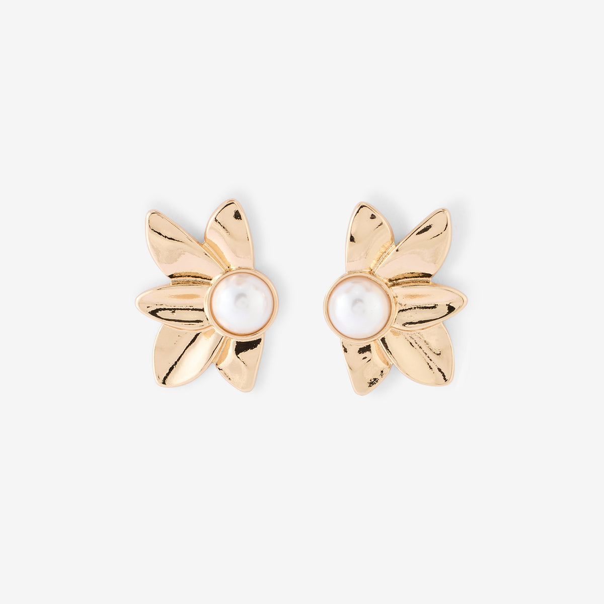 Boucles d'oreilles demi fleurs avec perle
