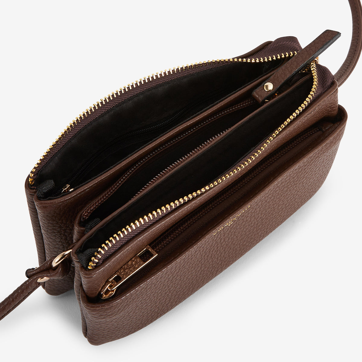 Pochette à bandoulière effet grainé marron