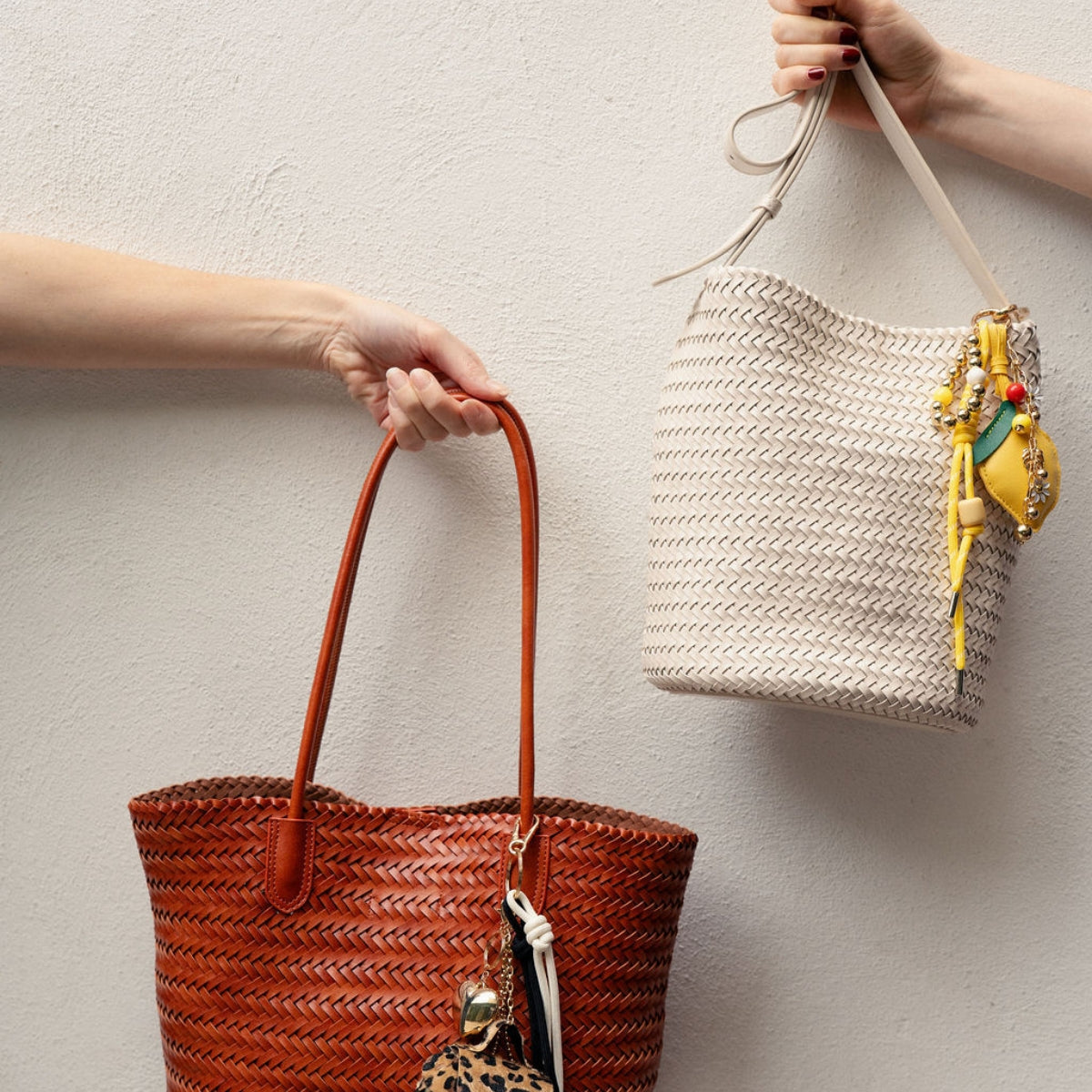 Sac seau tressé écru