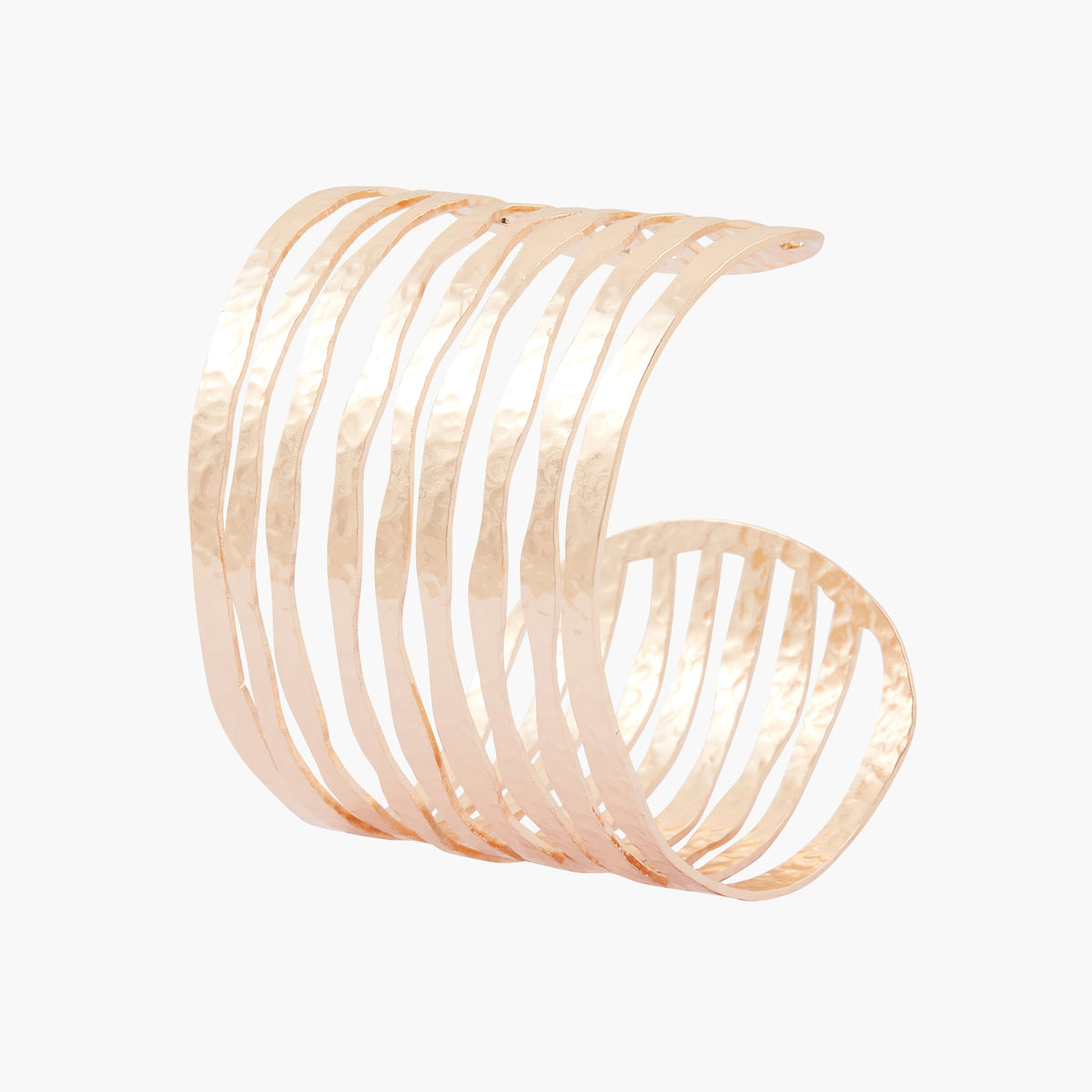 Manchette martelée dorée