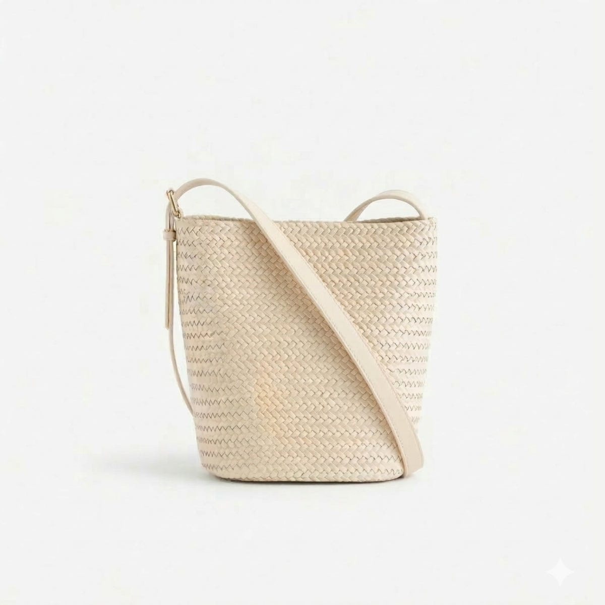 Sac seau tressé écru