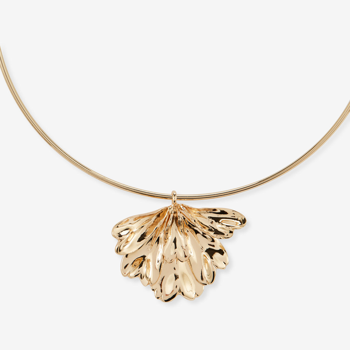 Collier torque grosse fleur dorée